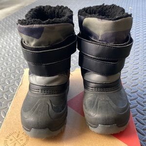 High Sierra Boys Snow boots size 11 (toddler)